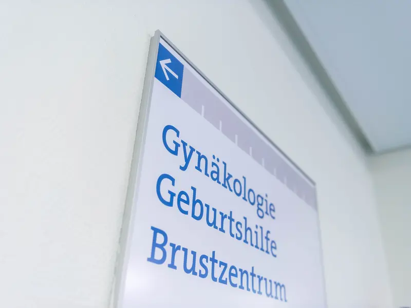Schild Zentrum für Frauengesundheit