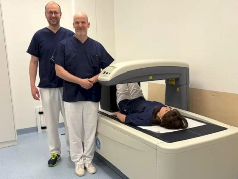 Hochmodernes Gerät zur Messung der Knochendichte, Behandlung Osteoporose, Krankenhaus Neuenbürg