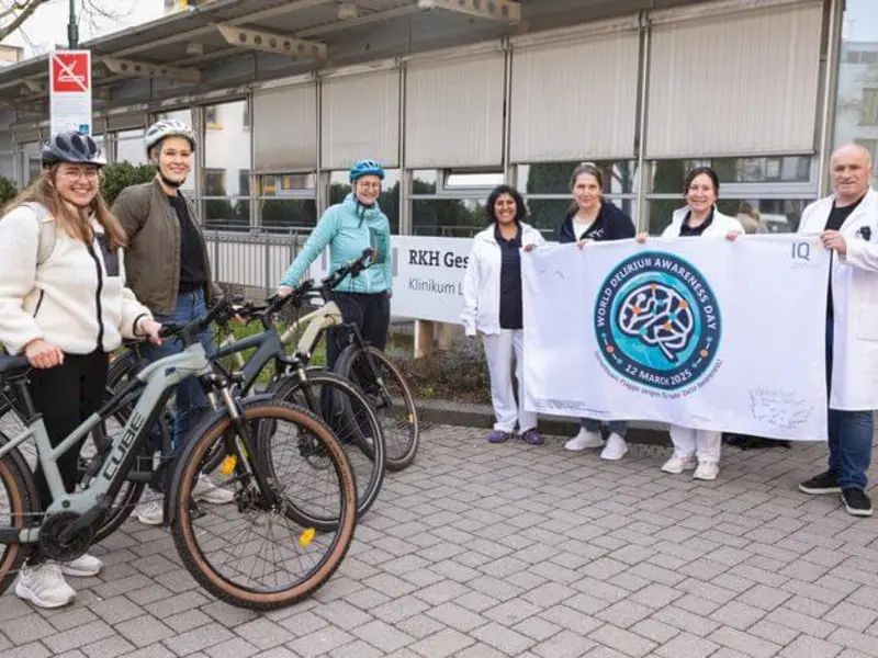 Übergabe Welt-Delir-Flagge